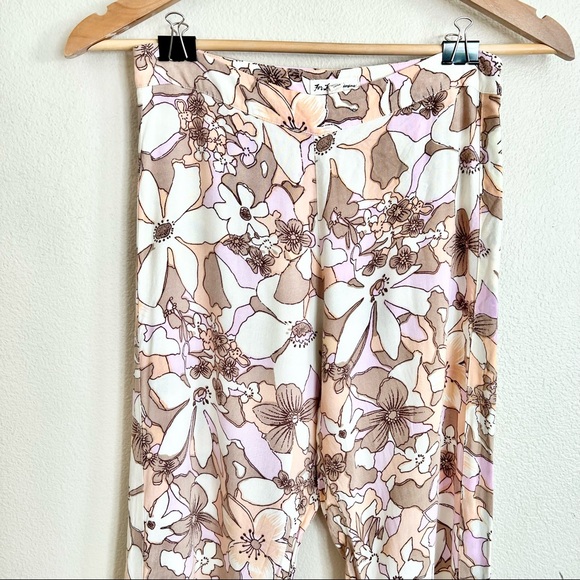 FOR LOVE & LEMONS Renato Floral Flared Pants in Tan Pink - Picture 6 of 10